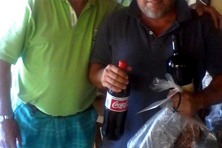 Sextus Neethling saam met wenner, F vd Merwe.  